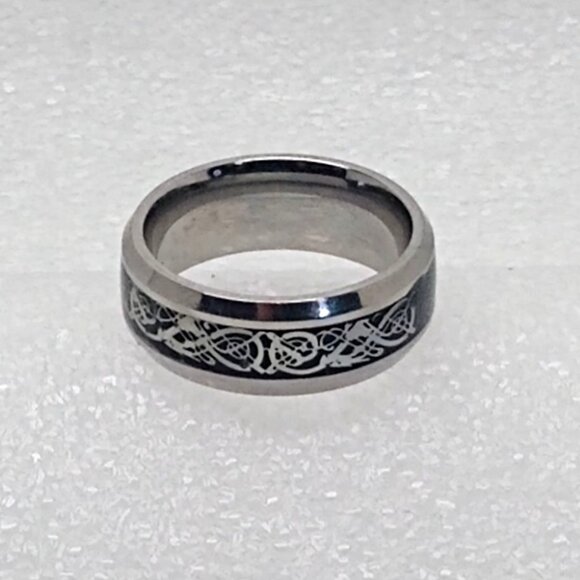 Celtic Dragon Silver Knot On Black Resin Inlay Ring Size 8.25 Width 8mm Unisex - Picture 3 of 6